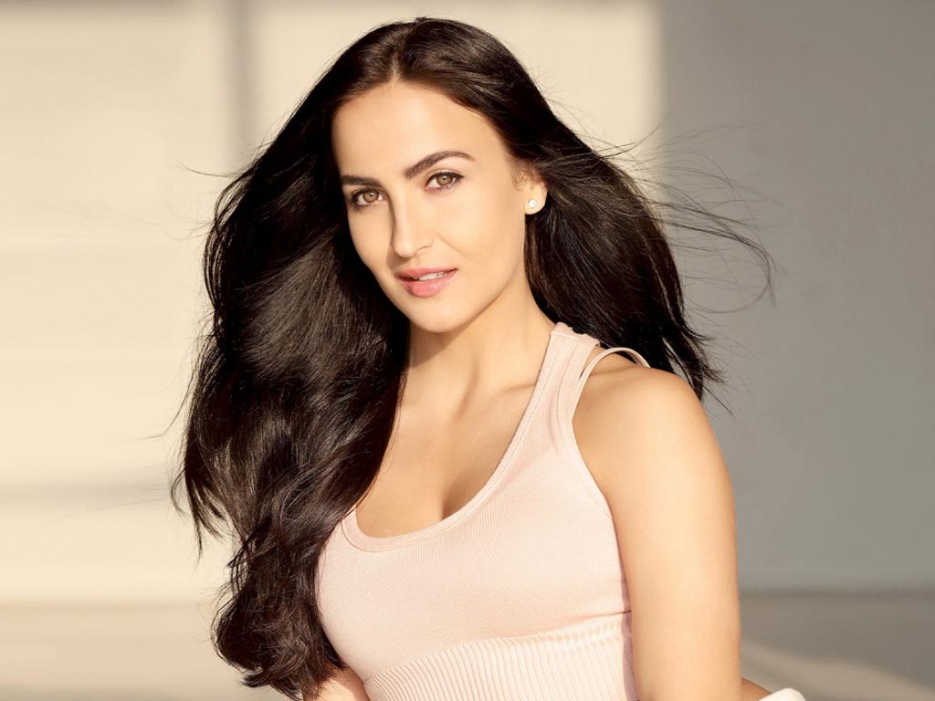 Elli AvrRam portrait